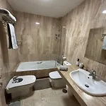 Elviria Front Apartament *